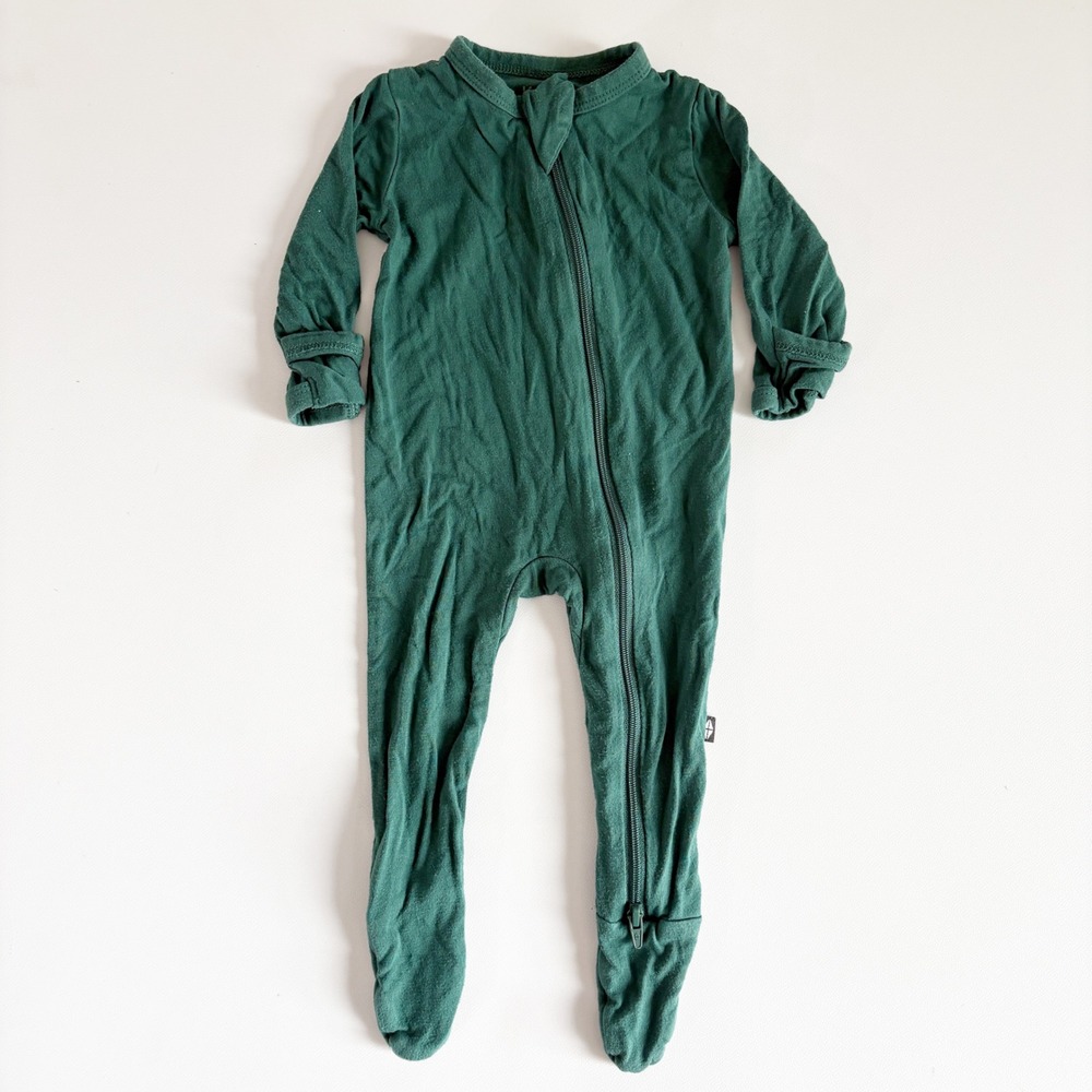 Kyte Baby Neutral Emerald Green Natural Bamboo Footie Sleeper Pajamas Size 0-3M